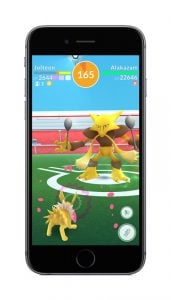 Pokémon GO Raid Encounter screen